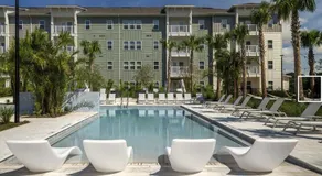 Landing Chic 1BD Pool Gym - Image 3
