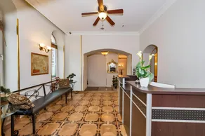 Santa Hill Hotel - Image 4