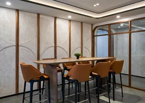 Panmanee Hotel-Newly Renovated - Image 5