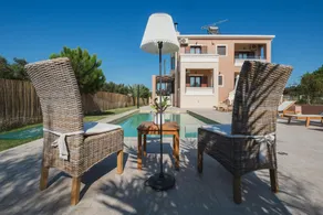 Private Pool Luxurious Villa with Parking & BBQ - Image 3