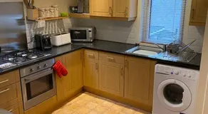 47 High Street- 3 bedroom maisonette - Image 3