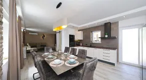 House Bona - Image 3