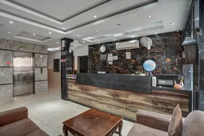 Hotel Sun Plaza - Image 2
