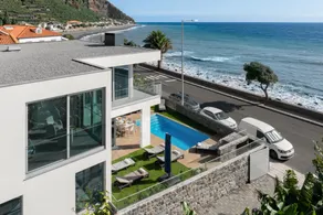 Premium villa on the Madalena seafront|BeachFront - Image 3