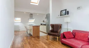 4 stars Rating Tourist board certified Spacious penthouse Apartment - Image 2