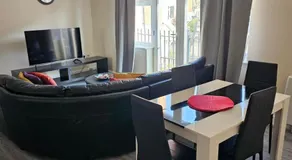 Sleek 4 bed Apartment with 2 bathrooms - Image 5