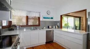 Burrill's Cedar Cottage - Walking Distance to Water - Linen Not Provided - Image 5