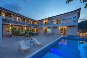 Lakeside Villa - Image 3