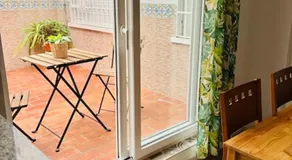 Céntrica vivienda con dos camas de matrimonio y free parking - Image 4