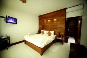 Watergate Luxury Beachfront Resort - Unawatuna - Image 2