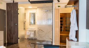 9 Nine - Luxury Apartments & Suites - Image 2
