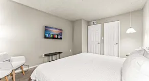 Solara Apartments Spacious 2BR Apartment Sleeps 6 Pet-Friendly - Image 5
