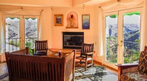 Topanga Canyon Inn Bed and Breakfast - Image 2