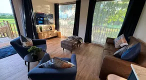 Unbox at Poplar Tree - Image 2