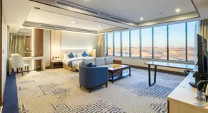 Five Seasons Hotel - Image 3
