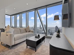 Chic 2-Bed Melbourne CBD Apartment with Pool  Sauna - Image 3