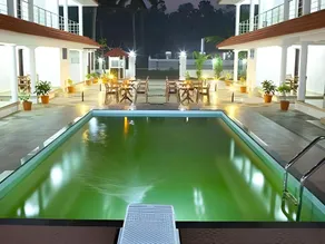 Lake Gardens Resorts - Image 3