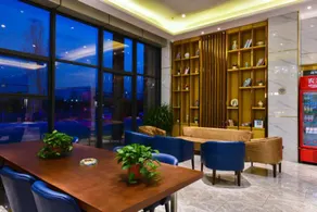 Starway Hotel Anyang Linzhou Hongqi Canal Memorial Hall - Image 4