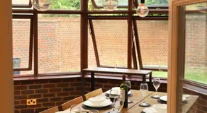Luxury Heathrow Modern House with Parking & Fast WiFi - Image 4
