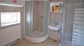 SOSTANJ VELENJE RAVNE SOBE ROOMS Vrtacnik d o o - Image 2