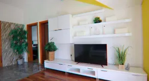 Schönes Ferienhaus mit Pool - Image 2