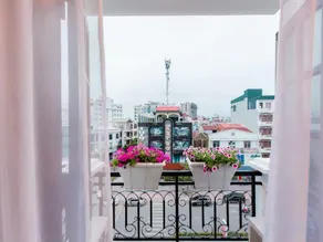 Paradise Hotel - Image 5