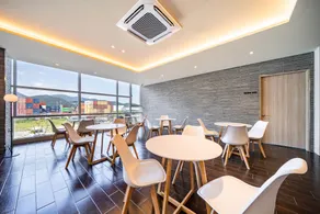 Browndot Signature Hotel - Image 3