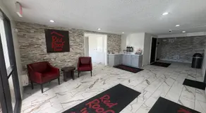 Red Roof Inn & Suites Hammond, IN - Image 2