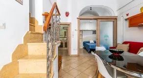 White Stone Flats & Studios - Image 3