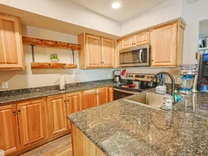 3 Bedroom With Amenities in West Keystone, Short And Easy Free Bus to Mountain Base - Image 2