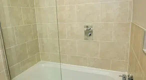 Modern Spacious 2 Bed Apartment Wolverhampton with Free Secure Parking - Image 4