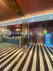 Super 8 Hotel Urumqi Yingbin Road - Image 2