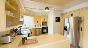 Al & Sally's Motel - Image 4