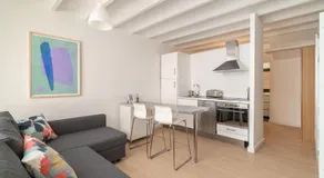 ARTSY Apartment 3BTH and 6BR FIRA Montjuic Plaza España FCB - Image 2