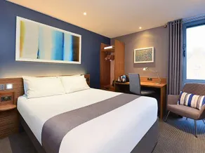 Travelodge Camberley Central - Image 5
