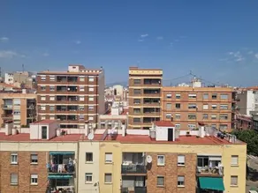 Renovated 3 Bedroom Apartment with Balcony Lift and AC - Image 5