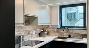Uno in the City - Urban Boutique Accommodation - Image 4