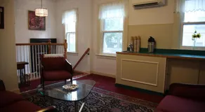 A Friendly Inn at Harvard - Image 2