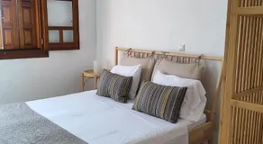 private beachfront house - Image 2