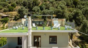 Stefanakos House - Image 5
