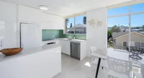 Seaview 1 Fabulous Views & Location - Image 3