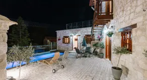 Stonehouse with private swimming pool - Image 3