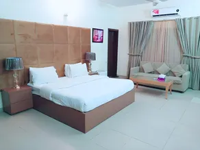 Premier Inn Villa - Image 5