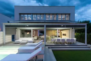 Villa Exclusive Piscine Privée à 30km de Barcelone - Image 3