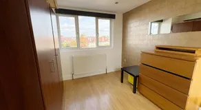 Budget Double Room in Acton, Near Central London & Heathrow - Image 4
