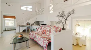 Holiday home next to orange tree orchard - Image 2