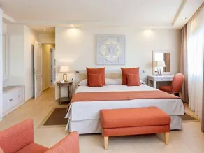 Apartamentos Ambassador - Image 2