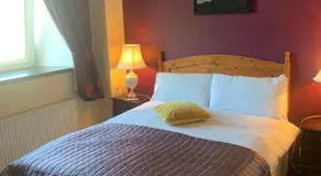 Buggle's Pub and Accommodation - Image 2