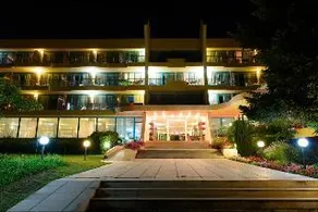 Hotel Ambassador - Free Parking - Image 4
