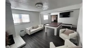 Pool Table, Games, Treasure Island Beach 10 mins, Fun Beach House! - Image 2